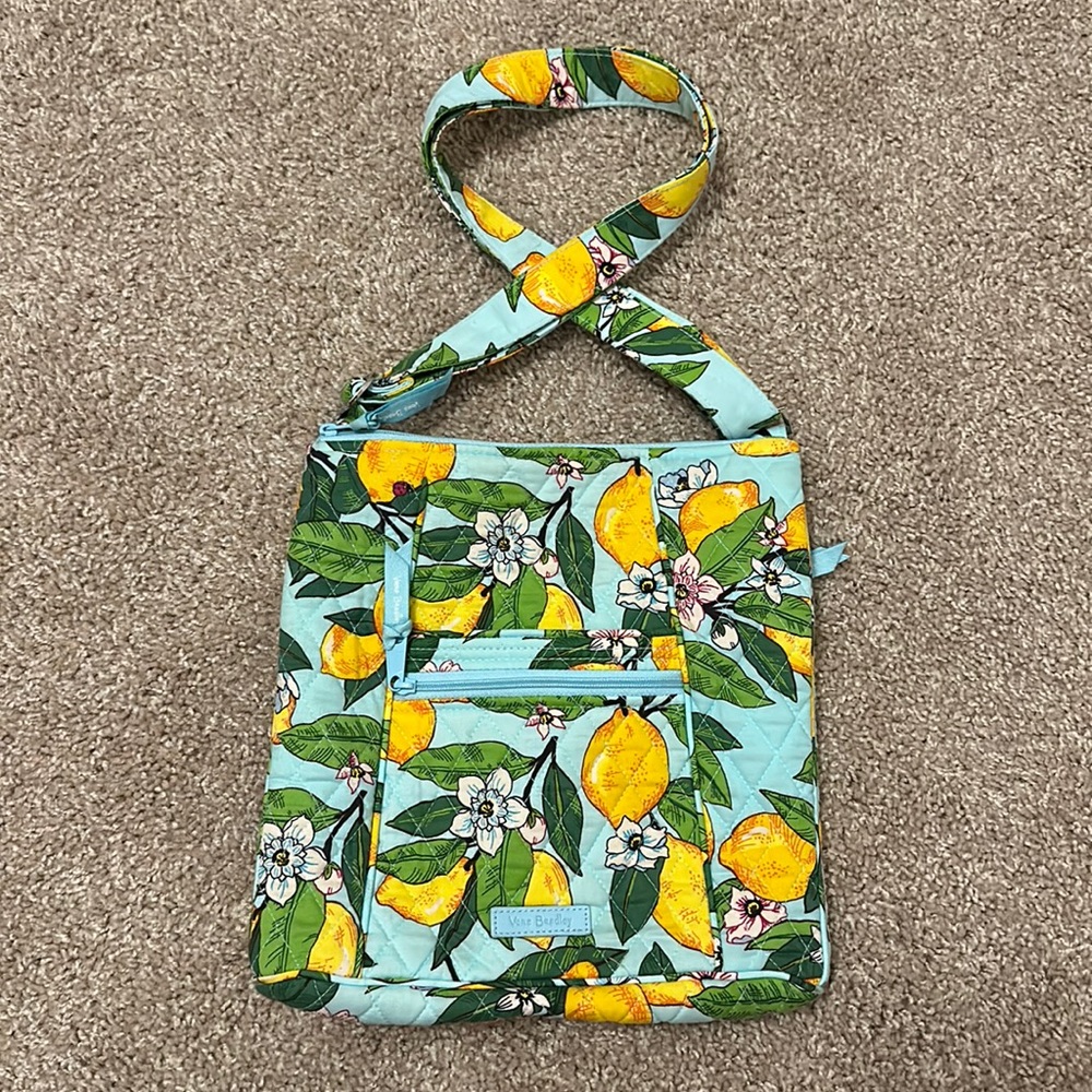 Vera Bradley lemon print crossbody bag  PERFECT